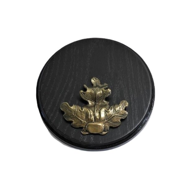 with solid oak leaves + large