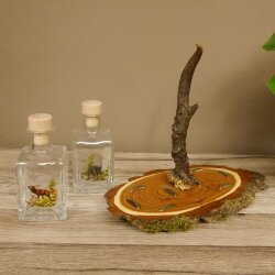 Vinegar + oil carafe set with colorful hunting motif on acacia wood sign with roebuck antlers as handle 27.40.2.4