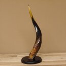 1 Stück Kudu Aussenhorn glanzpoliert Mini auf Ständersockel H 38 cm 80.20.5.3
