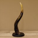 1 Stück Kudu Aussenhorn glanzpoliert Mini auf Ständersockel H 38 cm 80.20.5.3