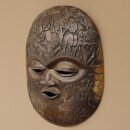 Maschere africane Utensili decorati con intagli