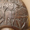 Maschere africane Utensili decorati con intagli