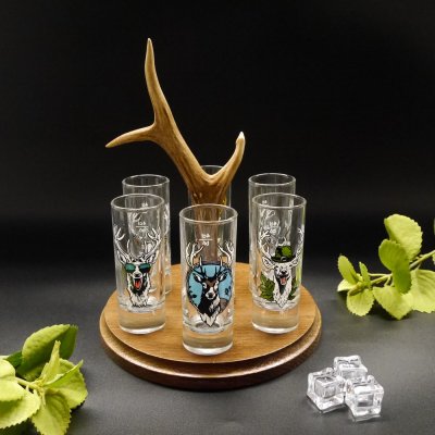 Schnapsanbieter mit 6 Stk. Gläser 2cl 4cl mit Hirsch Design auf Schild BRAUN mit Rehstange Geschenk 7 Varianten wählbar