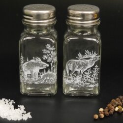 Salt + pepper shaker set with white hunting motif on acacia wood sign with roebuck antler handle 27.40.6.1