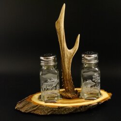Salt + pepper shaker set with white hunting motif on acacia wood sign with roebuck antler handle 27.40.6.1