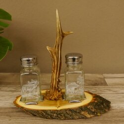 Salt + pepper shaker set with white hunting motif on acacia wood sign with roebuck antler handle 27.40.6.1
