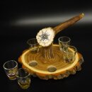 Fornitore di grappa su tavola da grappa Akazieschild H17 cm Cervo rosso Manico con 6 bicchieri colorati Motivo caccia Motivo animale 27.7.3.7