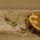 Proveedor de aguardiente en tabla de aguardiente con escudo de acacia H18 cm. Asa con forma de asta de ciervo rojo con 6 vasos de colores vivos. Motivo de caza. Motivo animal. 27.7.3.10