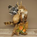 Wolpertinger martora con cervo intestinale Stange Wolpi Preparato corna di capriolo e denti Altezza 47 cm 86.10.19
