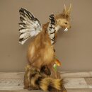 Wolpertinger martora con cervo intestinale Stange Wolpi Preparato corna di capriolo e denti Altezza 47 cm 86.10.19