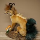 Wolpertinger Wolpi Fuchs mit Gamshörnern Drachenfuchs grüner Schwanz Präparat Fabelwesen