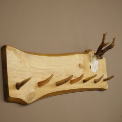 Geweih Garderobe mit 7 Hirschspitzen Haken auf Holzbrett 1x Rehgeweih Wandgarderobe Unikat 27.8.127