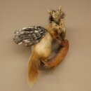 Wolpertinger Fabelwesen Marder mit Rehgeweih Flügel Punkfrisur Wolpi Präparat Höhe 59 cm