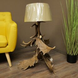 Lampada da terra composta da 6 corna di daino, a 1 luce, con corna di daino, asta, lampada, paralume