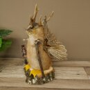 Wolpertinger «Wolpi» grande, disecado de rata almizclera, ojos verdes, con alas, cuernos, bastón y linterna. Altura: 38 cm. Criatura mítica. Regalo divertido. 86.14.14