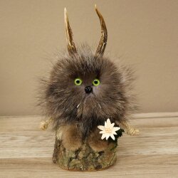 Wolpertinger Wolpi Präparat Mini auf Holz Edelweiss und grüne Augen Höhe 23 cm 86.1.3.56