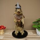 Wolpertinger: marmotta escursionista imbalsamata con cappello, zaino, sciarpa, bastone e borraccia