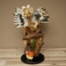 Wolpertinger, criatura mítica: martilla con alas y cuernos. Modelo disecado de Wolpi. Altura: 49 cm