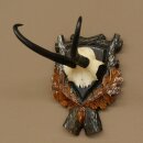 Gamsgeweih Geiß SL bis 22,9cm Gams Gems Geweih auf handgeschnitztem Trophäenschild 47.302