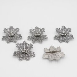 5 boar weapons Oak leaf cover sheet, large, 7 leaves with 3 acorns, silver-colored