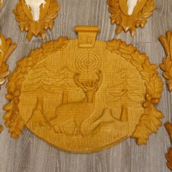 6 corna di capriolo su trofeo intagliato + 1 trofeo intagliato con motivo cervo capriolo corna #22.1042